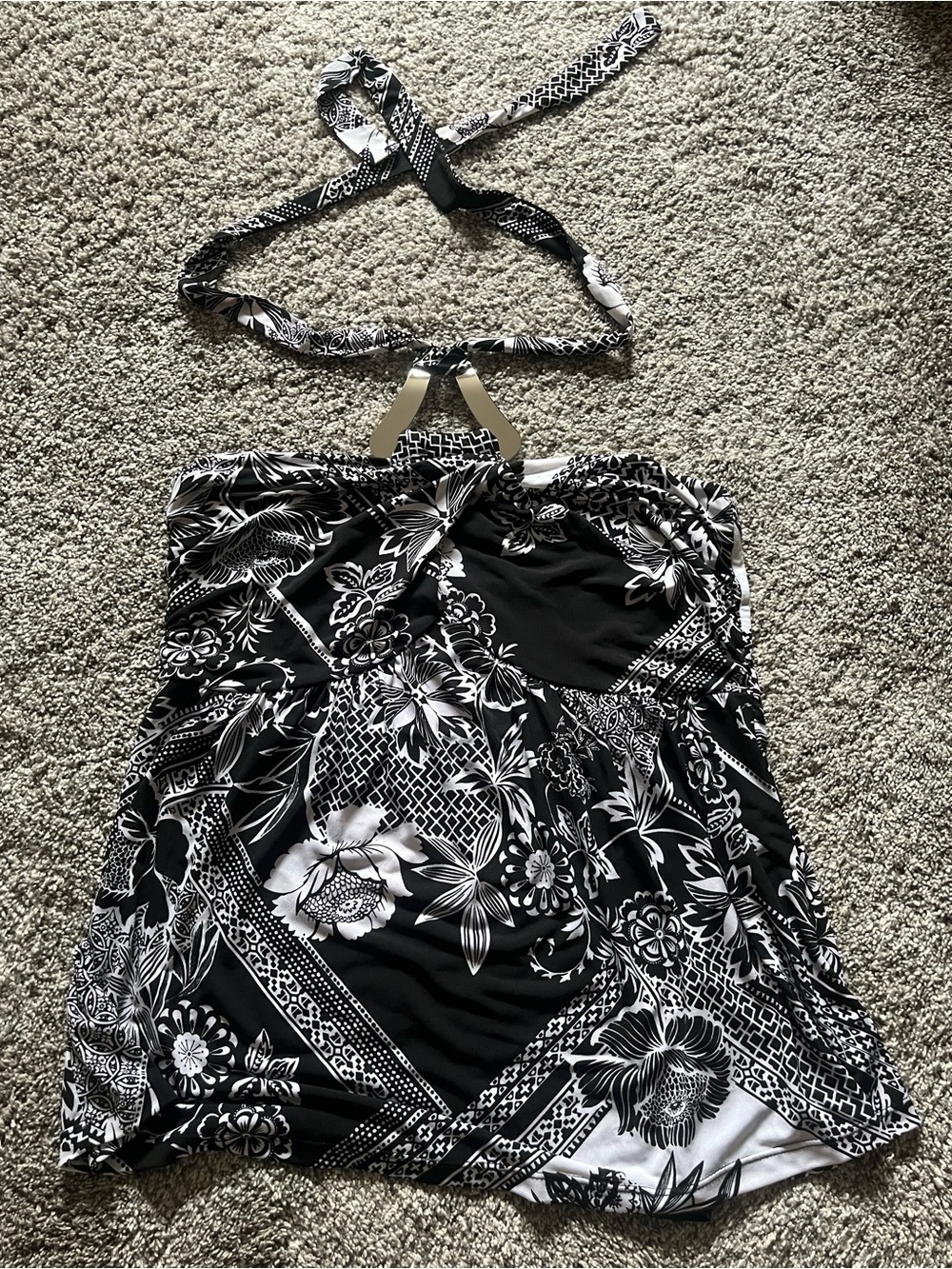 Boston Proper Black and White Floral Halter Top with Silver Tone Accent - Size L